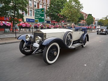 110-letni Rolls-Royce Silver Ghost znów zaskakuje